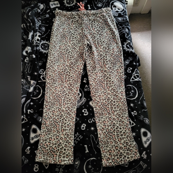 Arctic trail plush fleece pj pants, Leopard print. Women's xl. - Picture 8 of 10